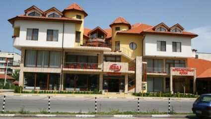 Хотел Queen - село Айдемир, Община Силистра