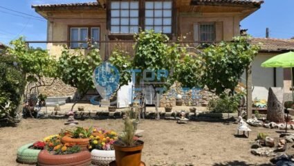 Едноетажна къща с външна изолация в близост до центъра на гр ...