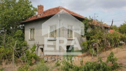 Ексклузивно! Двуетажна масивна къща в с. Деветаки, община Ловеч ...