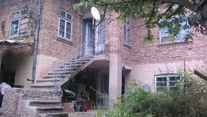 Продавам парцел със стари сгради в село Садина община Попово ...