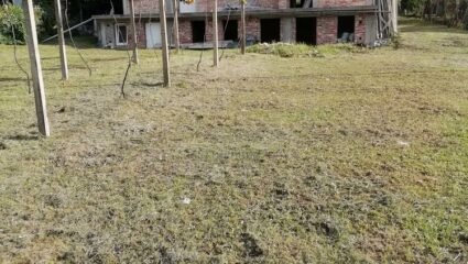 Двуфамилна къща, с. Шереметя, Велико Търново Двуетажна къща 350 кв ...