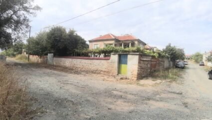 Масивна двуетажна къща в с. Черница, общ. Сунгурларе Двуетажна ...