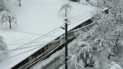 Десетки селища са без ток в Смолянска област, четири села в община ...