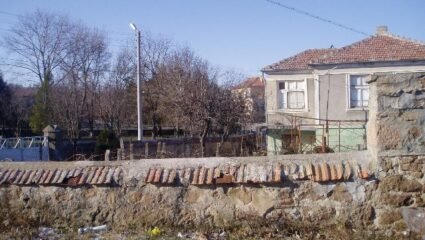 Село Бата - Снимки: Стара къща