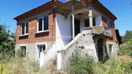 Нова по-ниска цена!!! Продава се двуетажна къща в село Черница ...