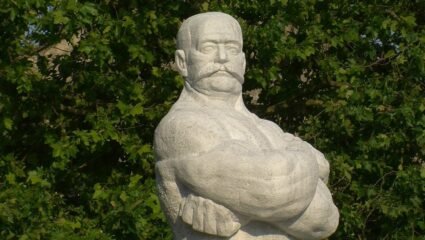 Традиционни мазни борби в хитринското село Черна - RADIAN.BG ...