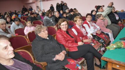 Кметът на Ловеч участва във Великденския празник на село Малиново ...